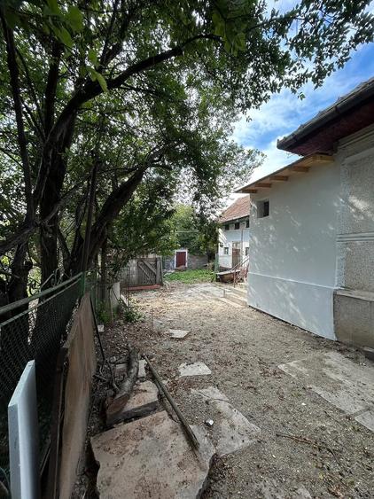 Casă cu 2 camere cu Teren 1000 Mp în Șercaia