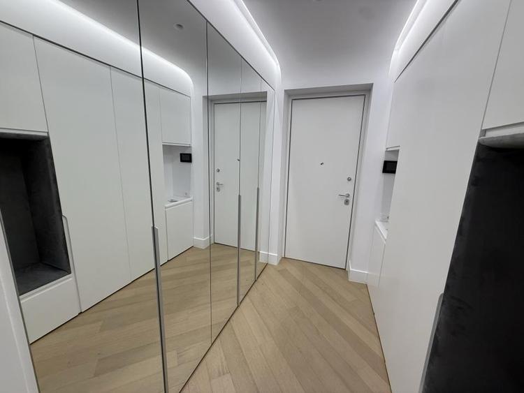 Apartament cu 3 camere, mobilat în Iancu Nicolae