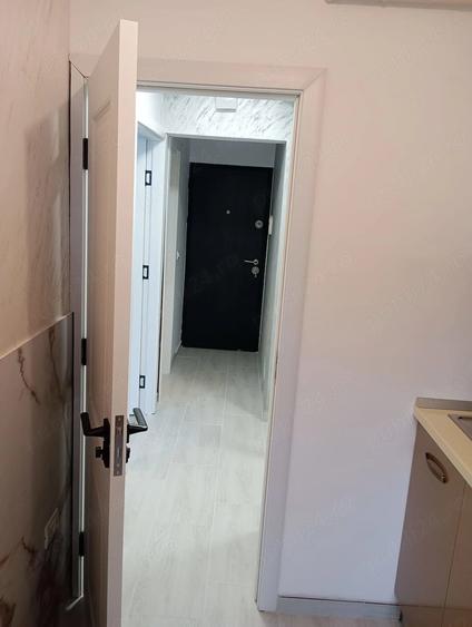 Garsonieră decomandată în Micro 20