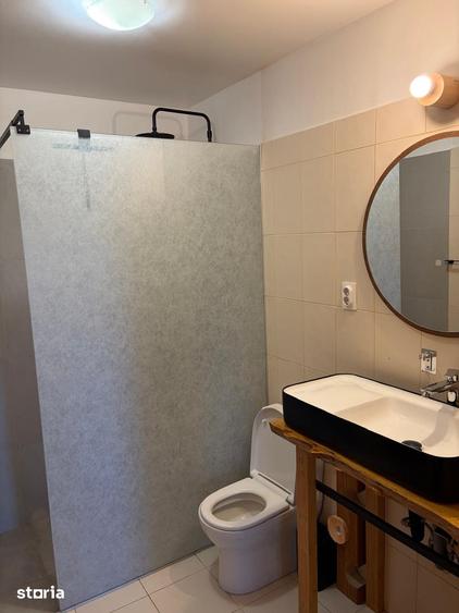 Apartament cu 3 camere decomandat în Doamna Ghica