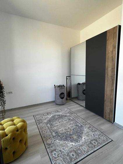 Casă cu 3 camere cu Teren 55 Mp în Exterior Vest