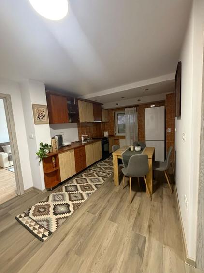 Apartament cu 2 camere decomandat în Torontalului