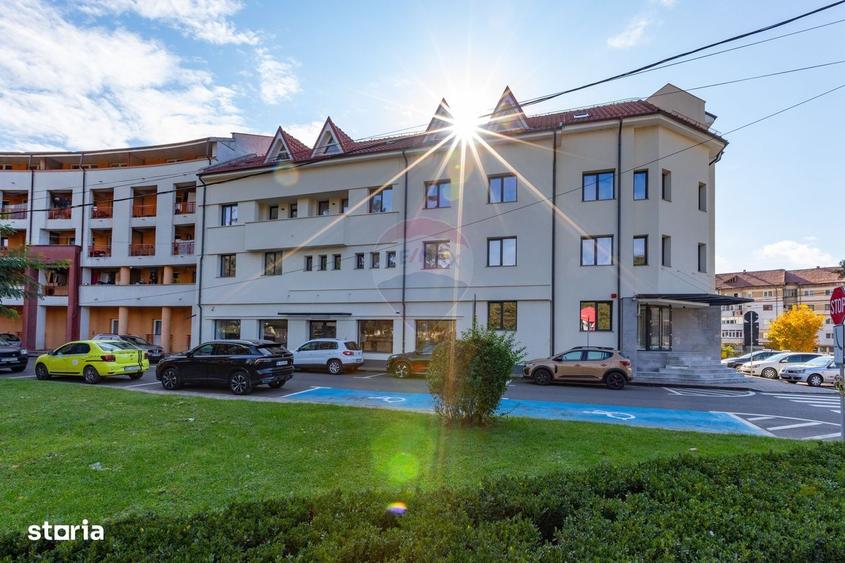 Spațiu comercial, de 1,200 mp, în Central