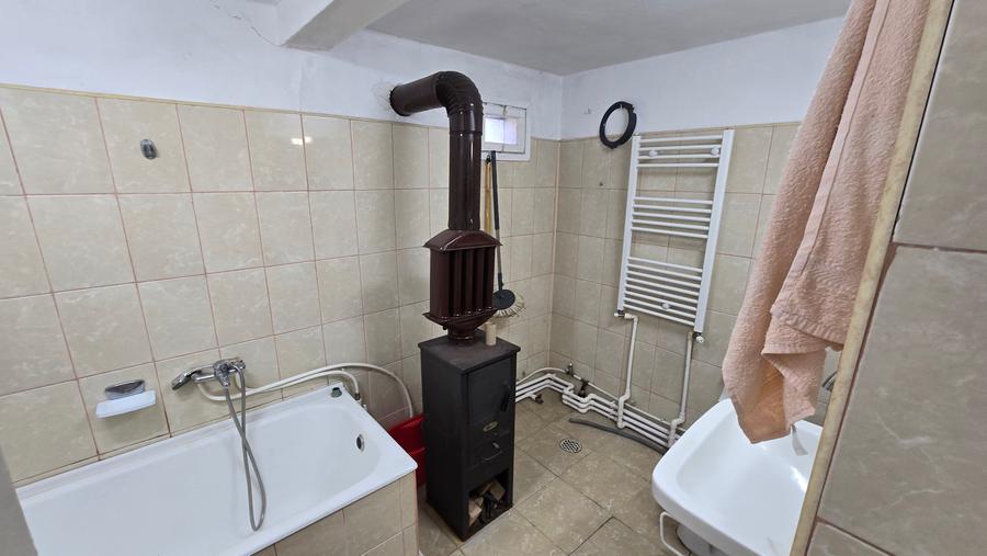Casă cu 3 camere cu Canalizare în Nord-Est