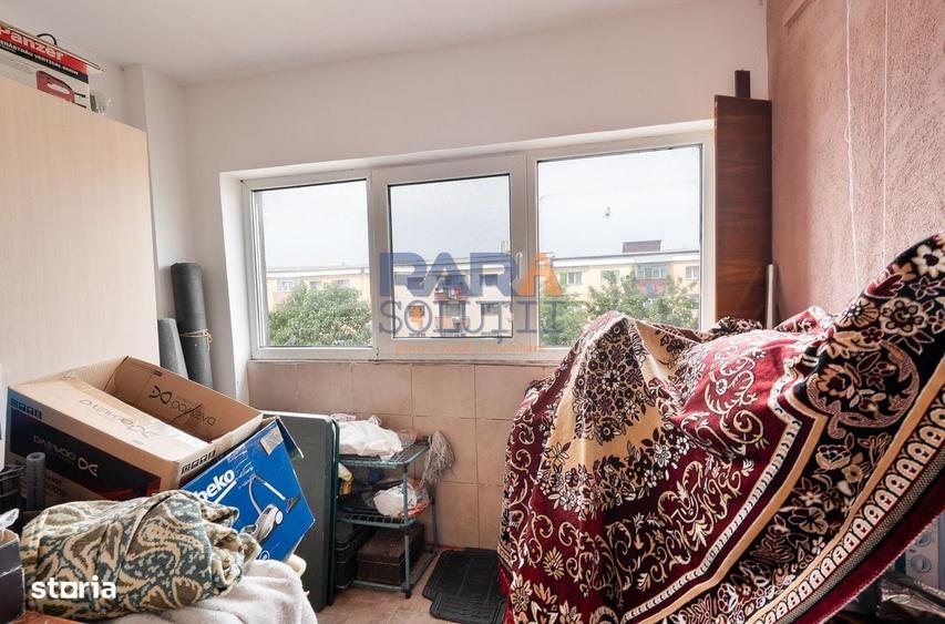 Apartament cu 3 camere decomandat în Horia