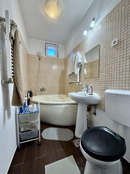 Casă individuală cu 4 camere cu Canalizare în Bartolomeu