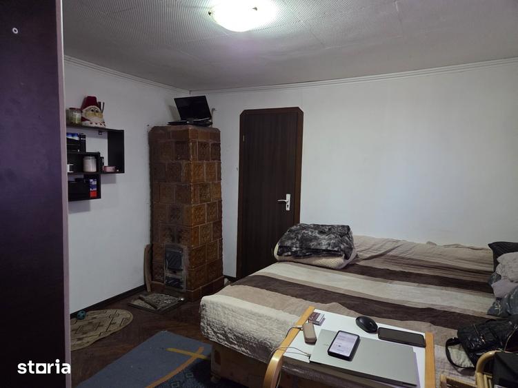 Casă cu 5 camere cu Teren 781 Mp în Central