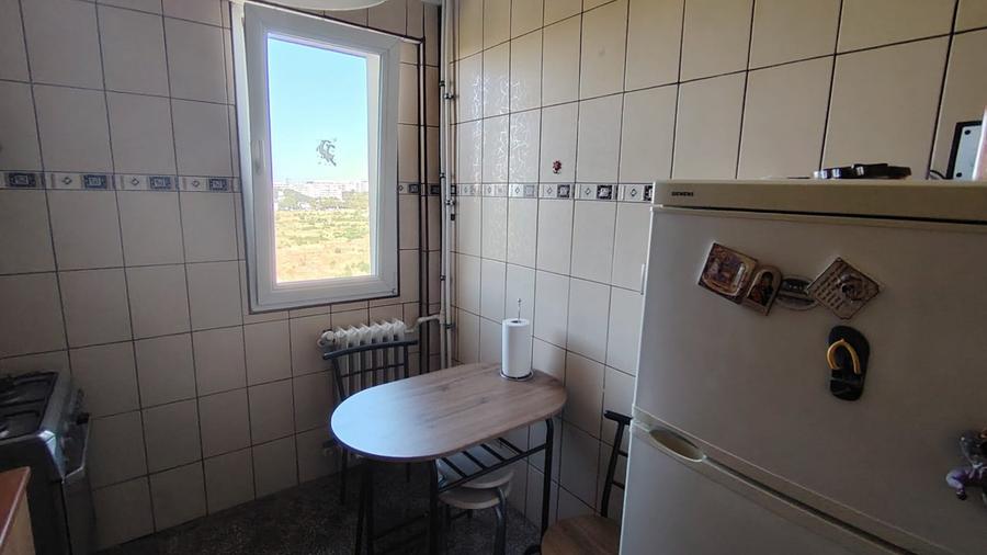 Apartament cu 2 camere decomandat, mobilat în Titan