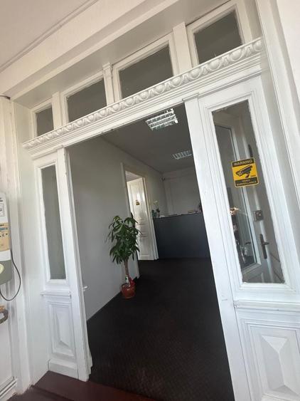Spațiu comercial, de 75 mp, în Central
