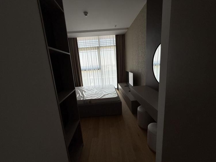 Apartament cu 3 camere semidecomandat, mobilat în Nord