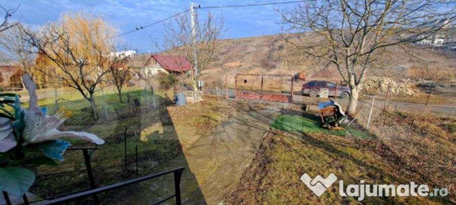 Casă cu 2 camere cu Teren 1000 Mp în Dezmir