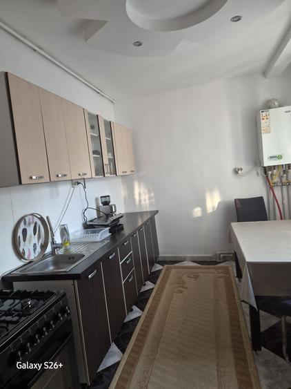 Apartament cu 3 camere decomandat în Stadion