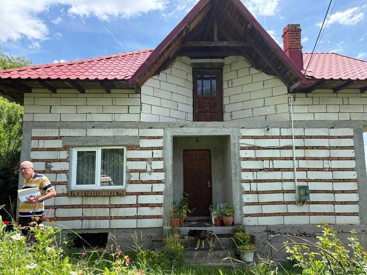 Casă cu 4 camere în Vernești