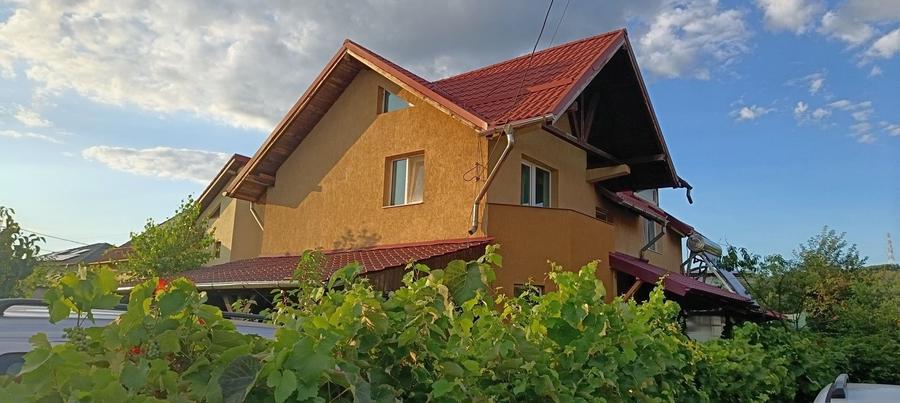 Casă cu 4 camere în Valea Mare