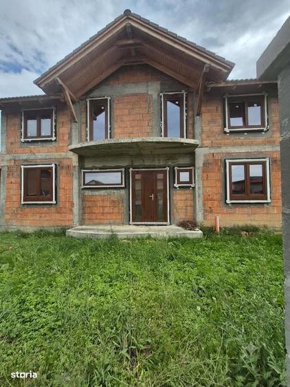 Casă cu 4 camere în Urseni