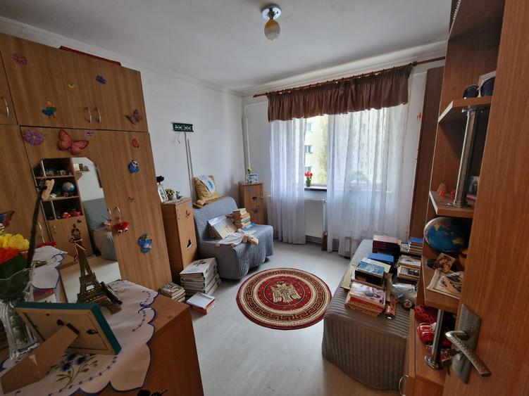 Apartament cu 2 camere semidecomandat, mobilat în Alexandru cel Bun