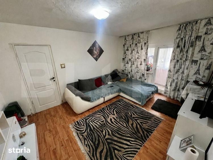 Apartament cu 2 camere semidecomandat în Craiovița Nouă