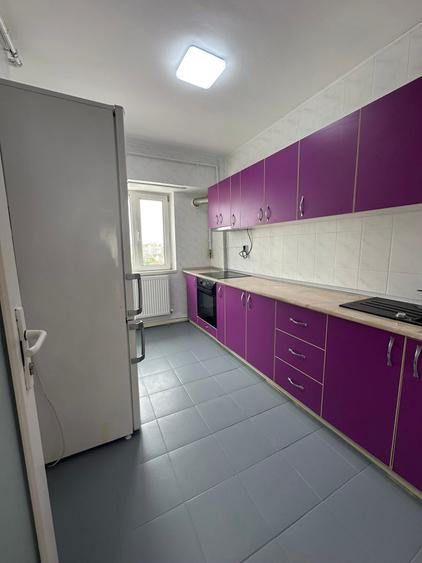 Apartament cu 4 camere decomandat, mobilat în Dacia