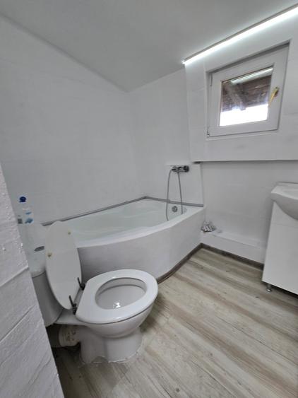 Apartament cu 4 camere decomandat, mobilat în Pipera