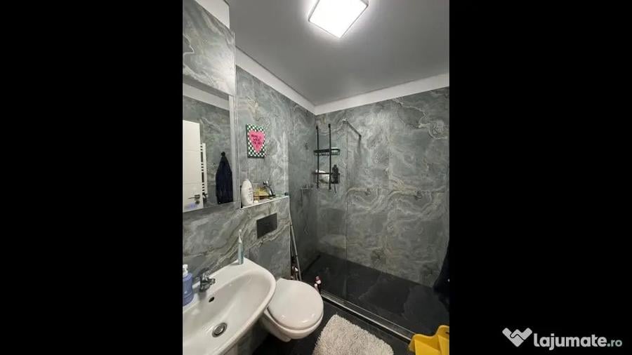 Apartament cu 4 camere semidecomandat în Viilor