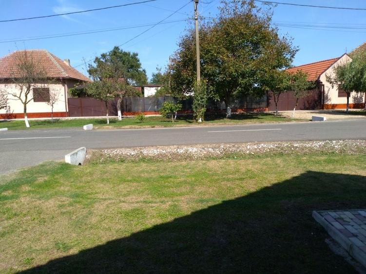 Casă cu 4 camere în Berecuța