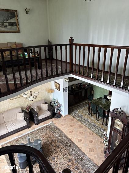 Casă cu 5 camere cu Teren 1700 Mp în Central