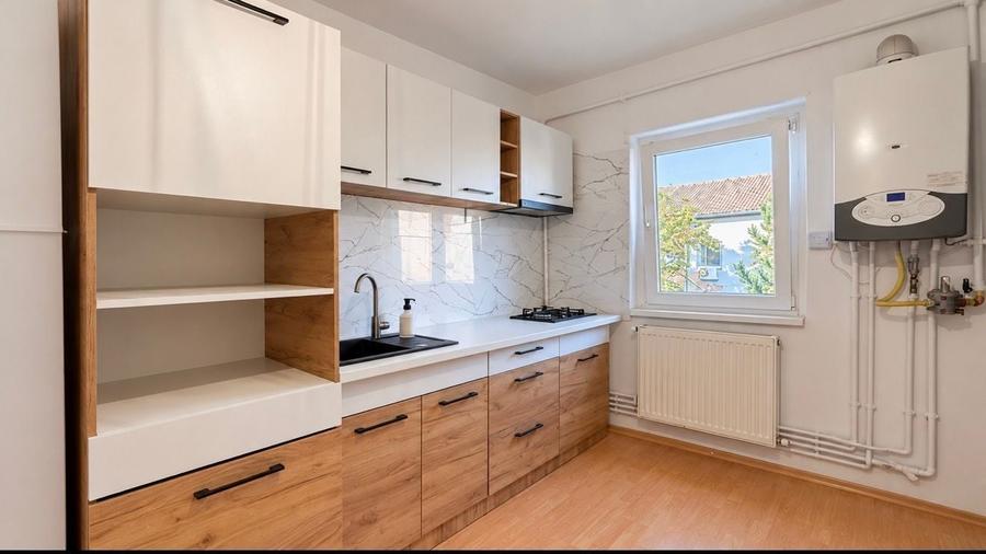Apartament cu 2 camere semidecomandat în Aradului