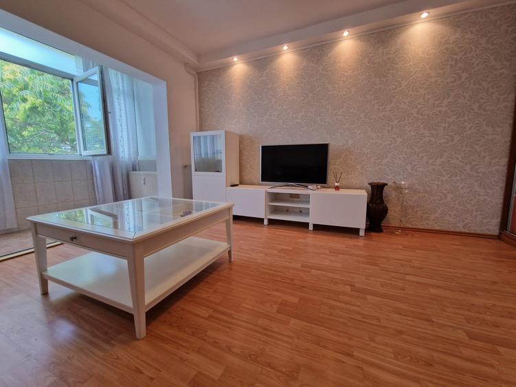 Apartament cu 2 camere decomandat, mobilat în P-ța Alba Iulia