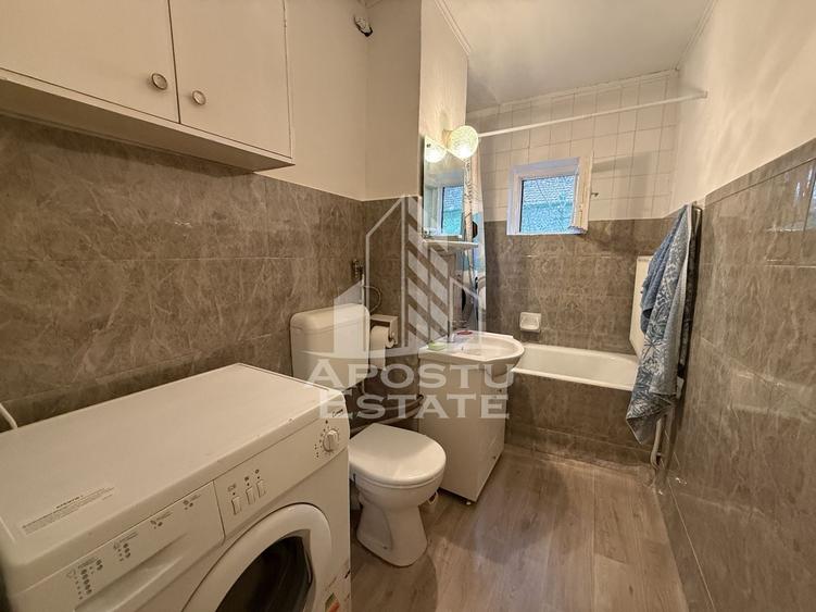 Apartament cu 3 camere decomandat, mobilat în Central
