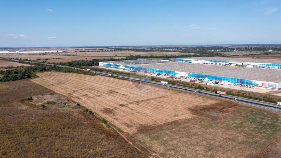Teren agricol intravilan de 10000 mp, în Bâcu