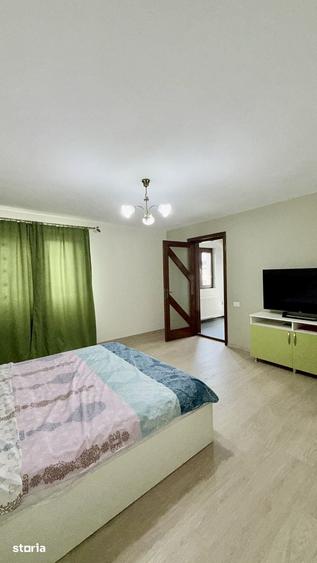 Casă cu 6 camere cu Teren 2040 Mp în Mihăești