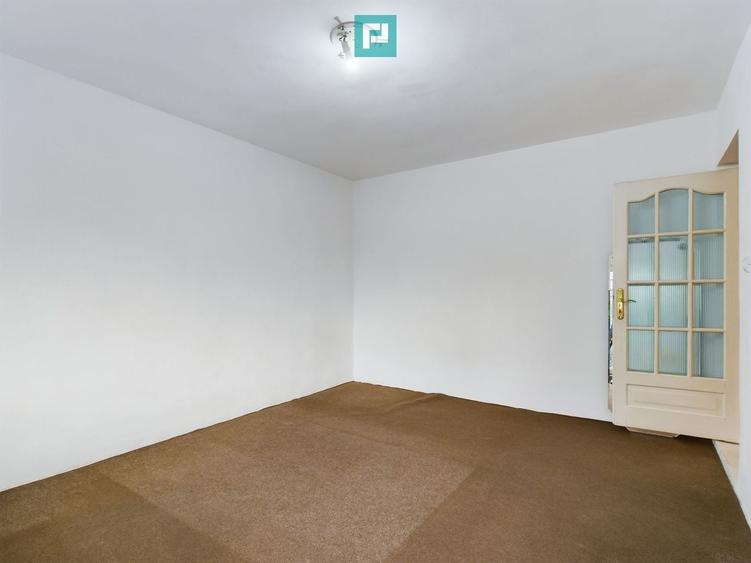Duplex cu 5 camere cu Canalizare în Lipovei