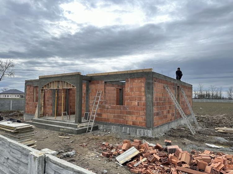 Casă cu 3 camere în Central