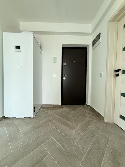 Apartament cu 3 camere decomandat în Rediu