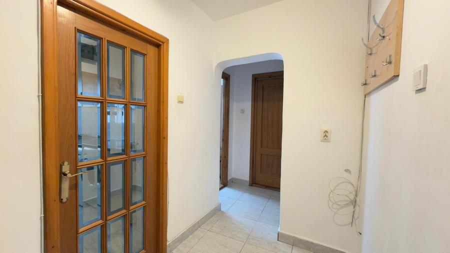 Apartament cu 2 camere decomandat, mobilat în Micro 21