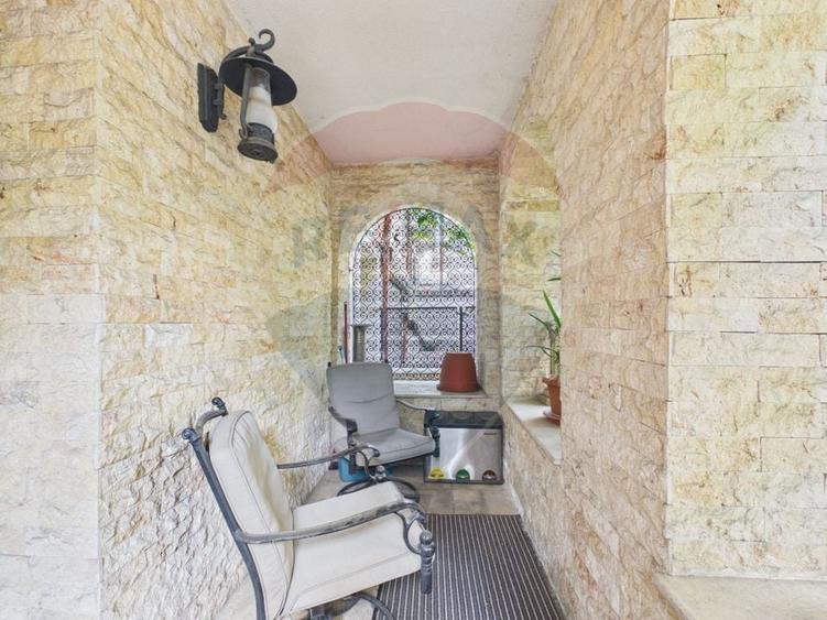 Apartament cu 2 camere semidecomandat, mobilat în Primăverii