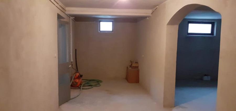 Casă cu 4 camere cu Teren 601 Mp în Vânători