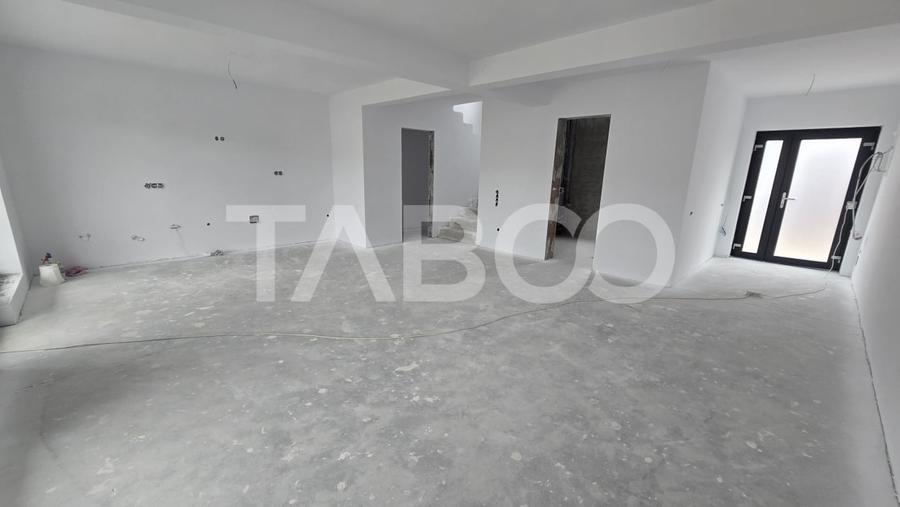 Duplex cu 4 camere cu Teren 475 Mp în Șelimbăr