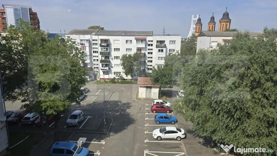 Apartament de inchiriat, cu 2 camere, 58 mp, zona Micro 17 - 2