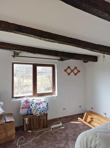 Casă cu 2 camere decomandat în Galeșu