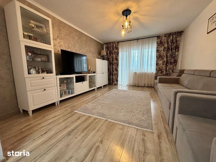 Apartament cu 5 camere decomandat în Central