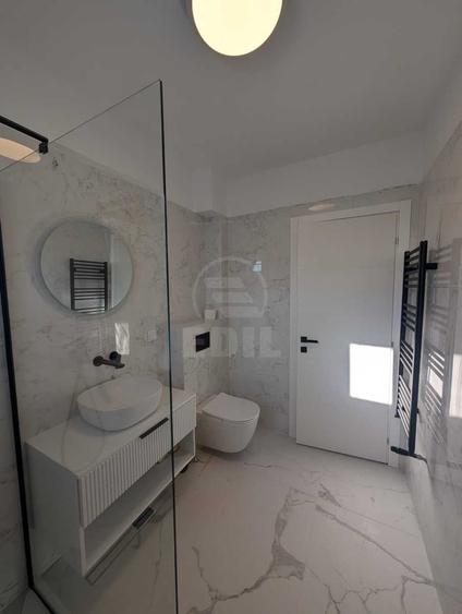 Apartament cu 2 camere semidecomandat în Florești