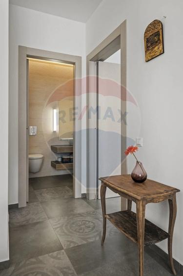 Apartament cu 2 camere semidecomandat în Centrul Civic