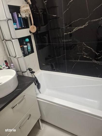 Apartament cu 2 camere decomandat în Titan