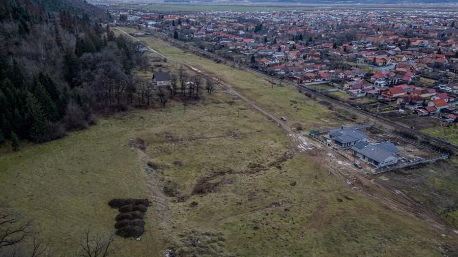 Teren de 3340 mp, în Cristian