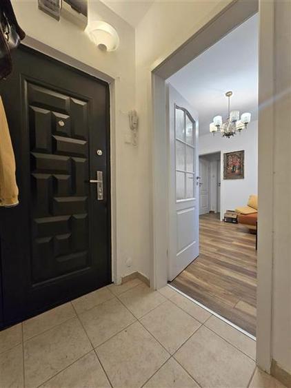 Apartament cu 2 camere semidecomandat, mobilat în 1 Mai