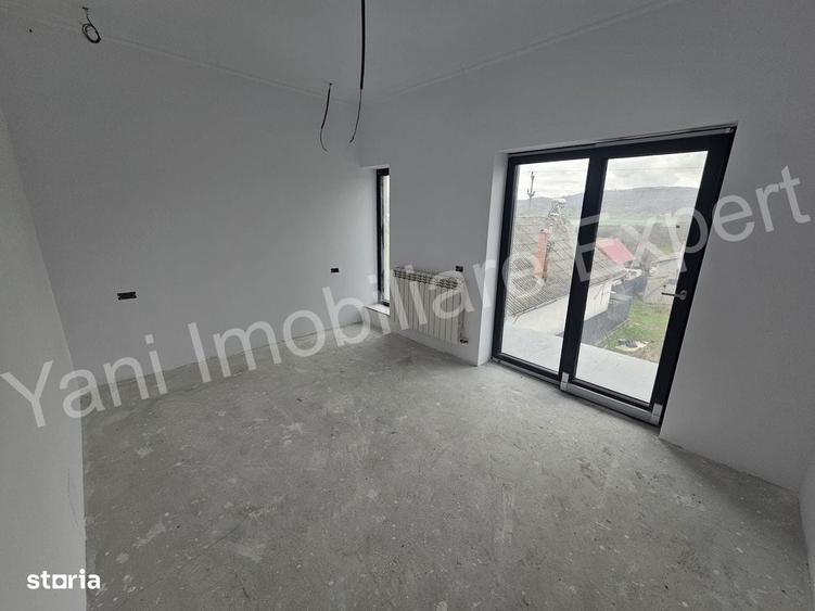 Casă cu 4 camere în Zigoneni