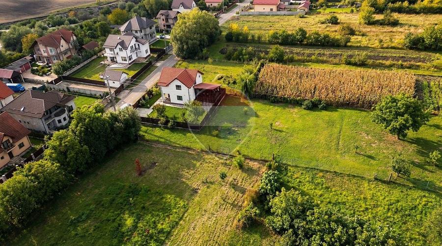 Teren Construcții intravilan de 1788 mp, în Sânpetru