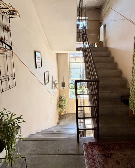 Casă individuală cu 7 camere cu Canalizare în Central