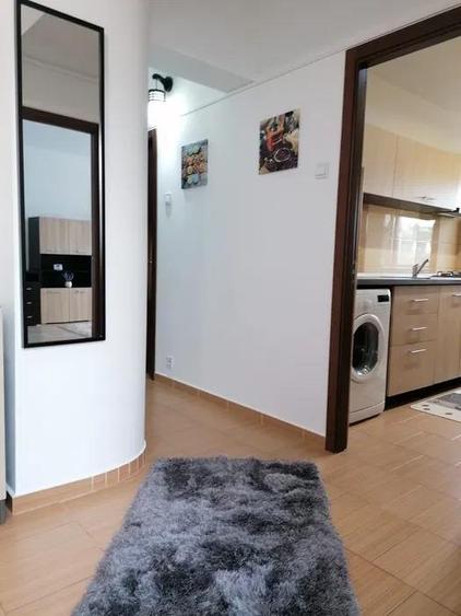 Apartament cu 2 camere decomandat, mobilat în Podul de Fier